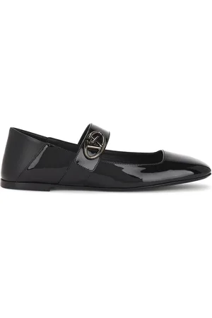 VALENTINO GARAVANI V Logo Locker Ballerina Flat in Nero - Black. Size 36 (also in 36.5, 37, 37.5, 38, 38.5, 40, 41).