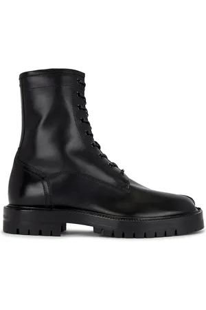 Maison Margiela Tabi County Combat High-Top in Black - Black. Size 41 (also in 44).