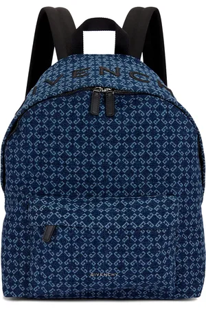 Givenchy Essential U Backpack in Dark Blue - Blue. Size all.