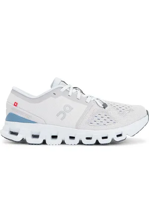On Running Cloud X 4 Sneaker in Silver & Chambray - Grey. Size 10 (also in 5, 5.5, 6, 6.5, 7, 7.5, 8, 8.5, 9, 9.5).