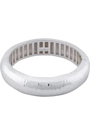 VALÉRE Domed Small Bangle Bracelet in Silver - Metallic Silver. Size all.