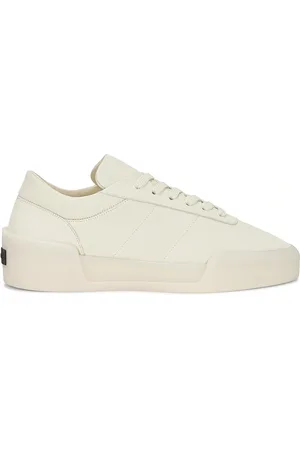 FEAR OF GOD Aerobic Low Sneaker in Aerobic Low Nubuck Cream - Cream. Size 39 (also in 40, 41, 42, 43).