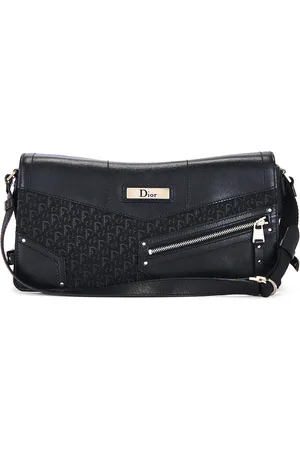 Dior Chic Shoulder Bag in Black - Black. Size all.