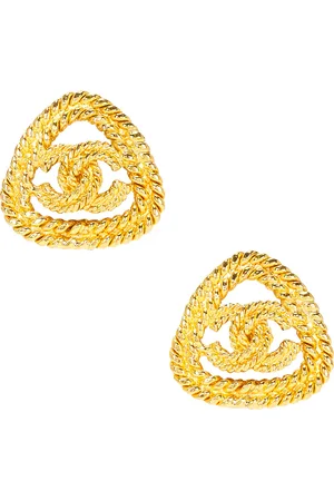 CHANEL CC Triangle Clip-On Earrings in Gold - Metallic Gold. Size all.