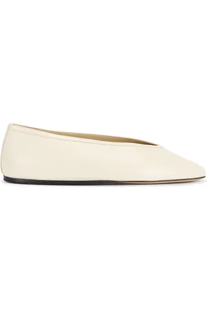 Le Monde Beryl Luna Naplack Leather Slipper in Ecru - Ivory. Size 35 (also in ).