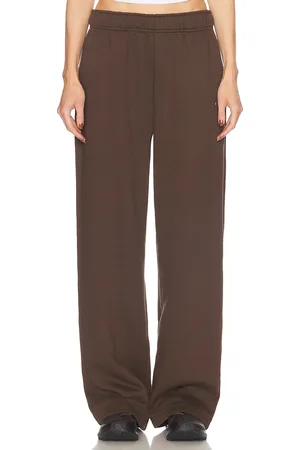 alo Accolade Straight Leg Sweatpant in Espresso - Brown. Size L (also in M, S, XL, XS).
