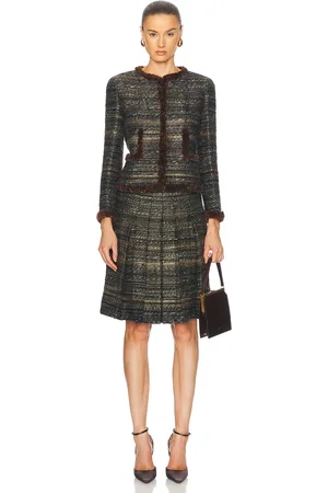 CHANEL Jacket & Skirt Set in Multi - Navy. Size 40 (also in ).
