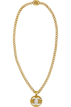 CHANEL 1997 CC Turnlock Necklace in Gold - Metallic Gold. Size all.