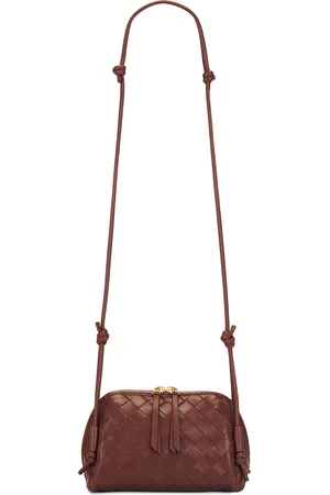 Bottega Veneta Concert Pouch in Sapele & Gold - Rust. Size all.