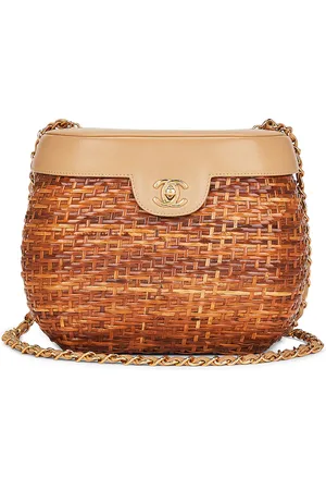 CHANEL Vintage CC Wicker Basket Bag in Beige - Beige. Size all.