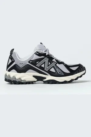 New Balance Trainers Men colour