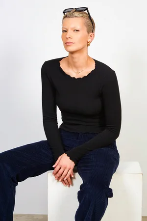 Glassworks London Ruffle Trim Ribbed Top