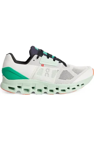 On Running Cloudstratus Trainers
