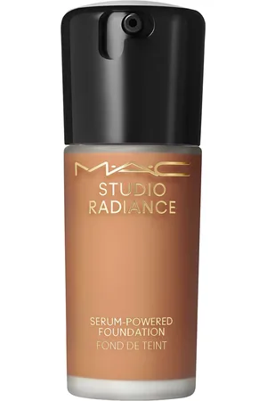 Mac Studio Radiance Serum-Powered Foundation
