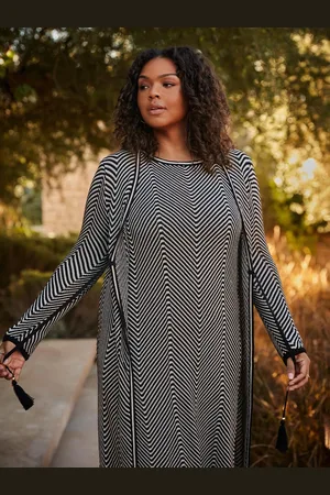 Live Unlimited London Curve Chevron Knitted Dress