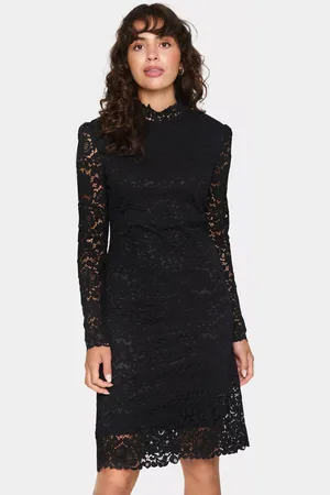 Saint Tropez Ganna Lace Cocktail Dress