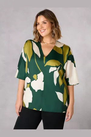 Live Unlimited London Curve Floral V Neck Batwing Top