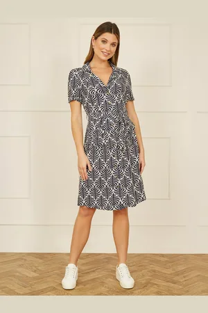 Yumi Leaf Retro Shirt Dress