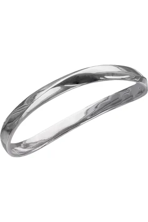 Nina B Wavy Oval Bangle