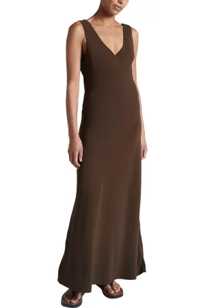 ASCENO The Bordeaux Maxi Dress