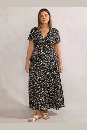 Live Unlimited London Curve Petite Monochrome Maxi Dress