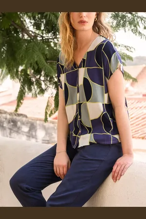 CELTIC & CO. Geometric Boxy Shirt