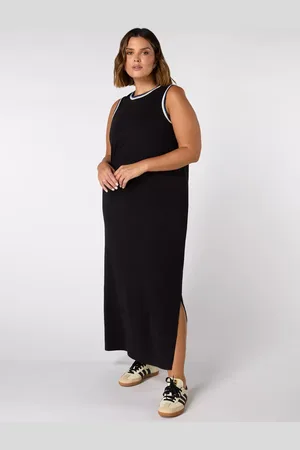 Live Unlimited London Curve Crochet Trim Maxi Dress