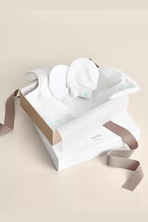 Reiss Baby Olyv Hat, Bib and Mittens Set