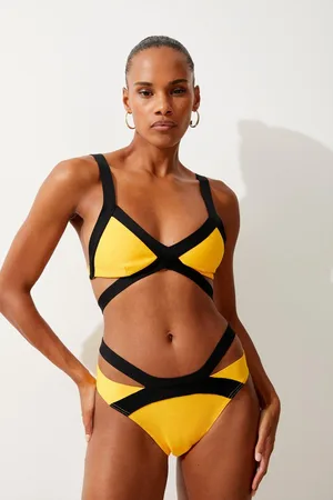 Bandage Halter Neck Strappy Bikini Top