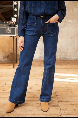 La Petite Etoile Sonny Bootcut Jeans in Mid Rise