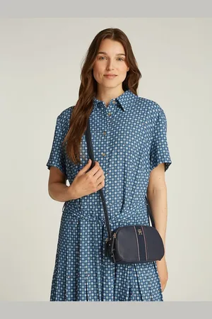 Tommy Hilfiger TH Legacy Textured Crossbody Camera Bag