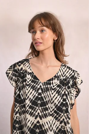 Molly Bracken Printed V-Neck Blouse with Short Sleeves