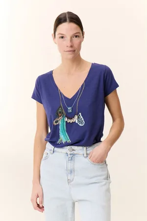 Leon & Harper V-Neck Embroidered T-Shirt with Short Sleeves, Tonton Feather