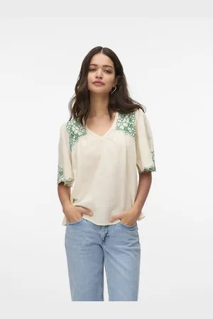 VERO MODA Floral V-Neck Blouse with Short Sleeves