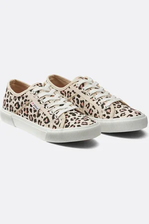ONLY Nicola Low Top Trainers in Canvas