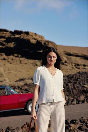 La Petite Etoile V-Neck Button-Down Blouse, Short Sleeves, TEVAN