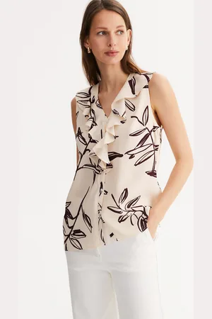 ANNE WEYBURN Floral Print Sleeveless Blouse with V-Neck