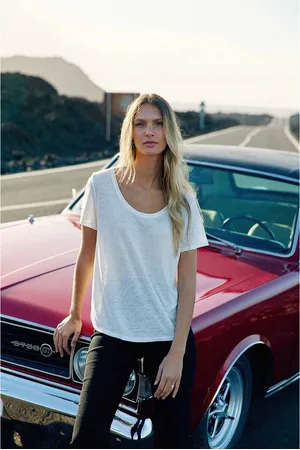 La Petite Etoile Fluid T-Shirt, Round Crew Neck, TIA
