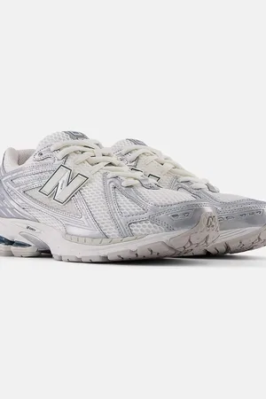 New Balance 1906 /Silver Trainers - Size: UK 7 / eu 40.5 / us 7.5