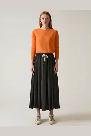 James Lakeland Women