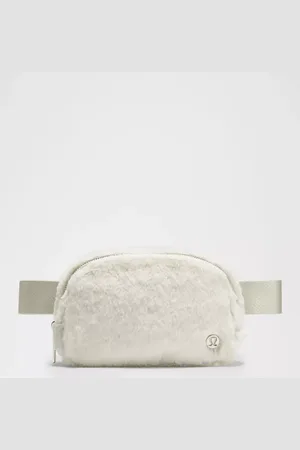 Lululemon Everywhere Belt Bag Plush Fleece