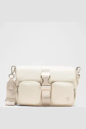 Lululemon Wunderlust Multi-Pocket Crossbody Bag 3L