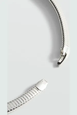 MANGO Rigid textured necklace