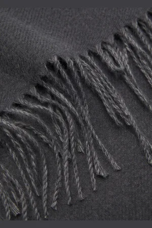 MANGO Two-tone fringed scarf