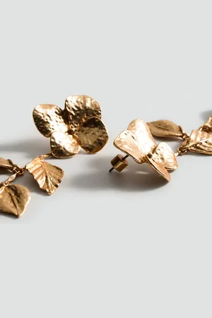 MANGO Metallic-flower hanging earrings
