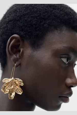 MANGO Hanging floral earrings