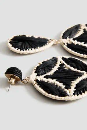 MANGO Natural fibre hanging earrings