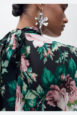MANGO Long flower earrings