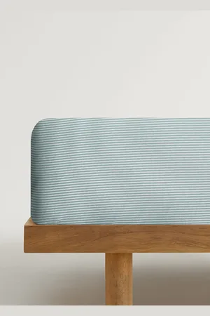 MANGO Cotton percale striped fitted sheet for cot