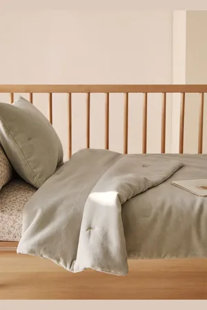 MANGO Cotton velvet garment-dyed bedspread for cot